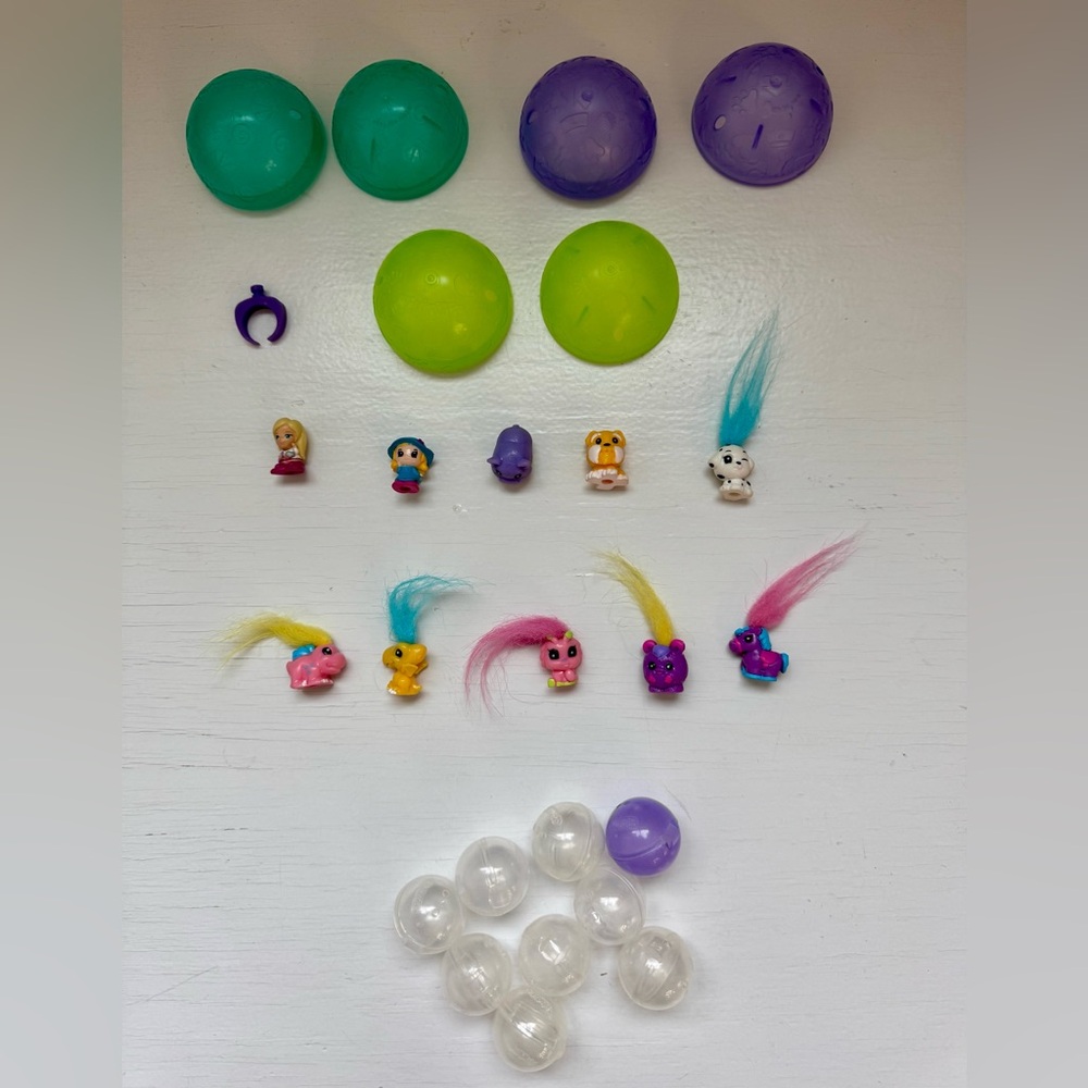 24 Piece Squinkies 10 Barbies & Animals w/Hair 9 Small + 3 Big Capsules 2 Rings
